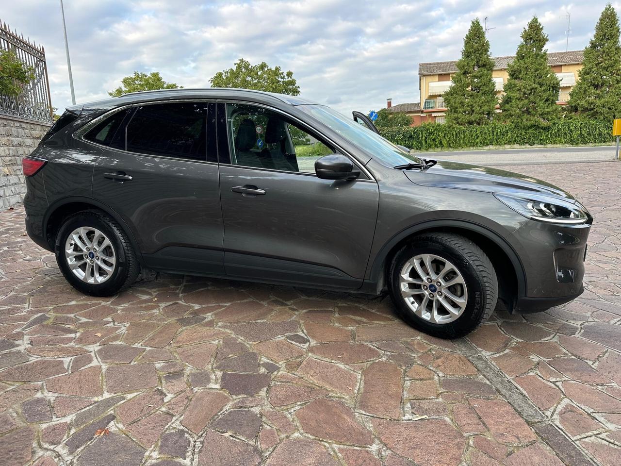 Ford Kuga 1.5 EcoBlue 120 CV aut. 2WD Titanium