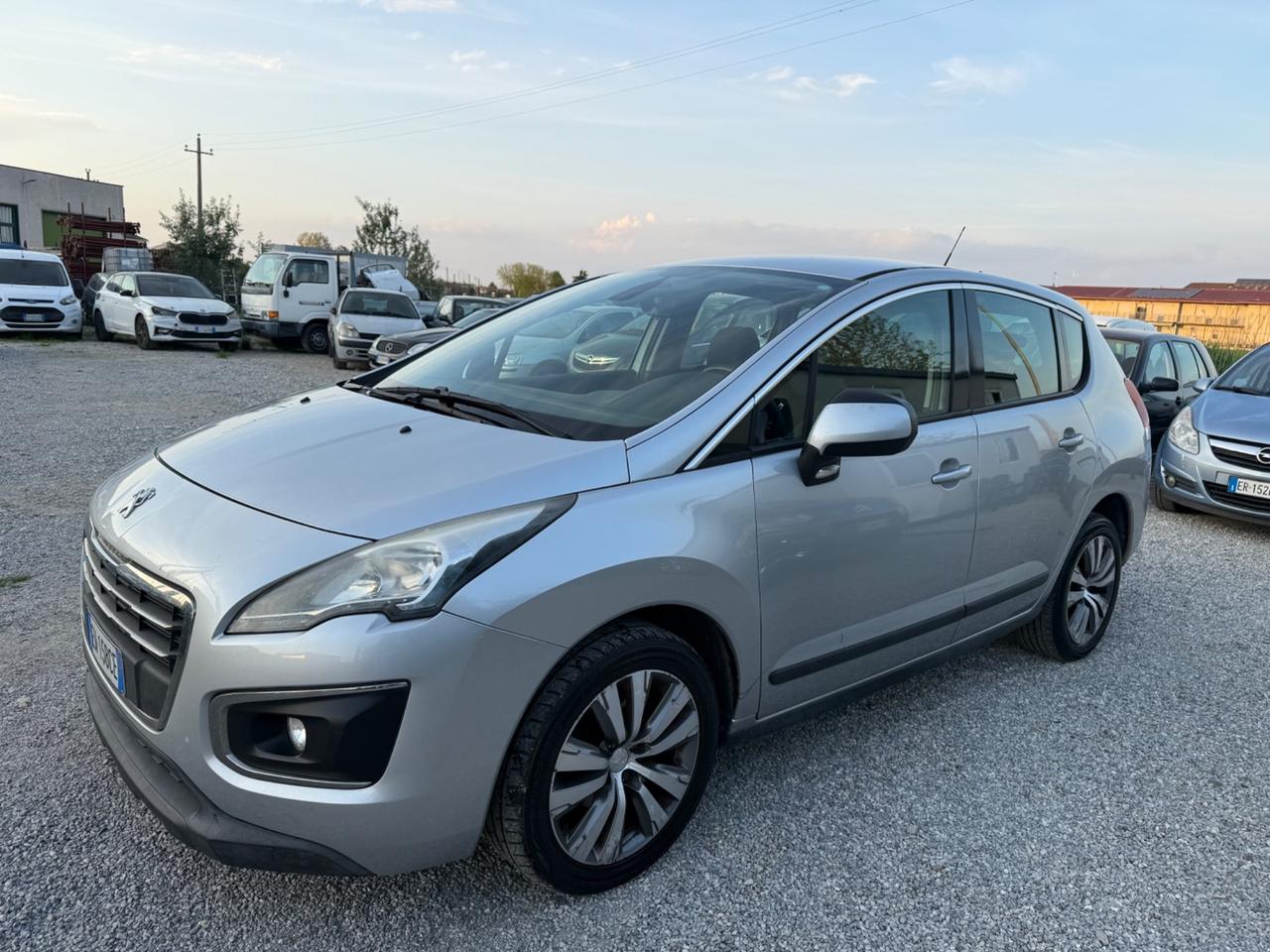 Peugeot 3008 1.6 HDi 115CV Business