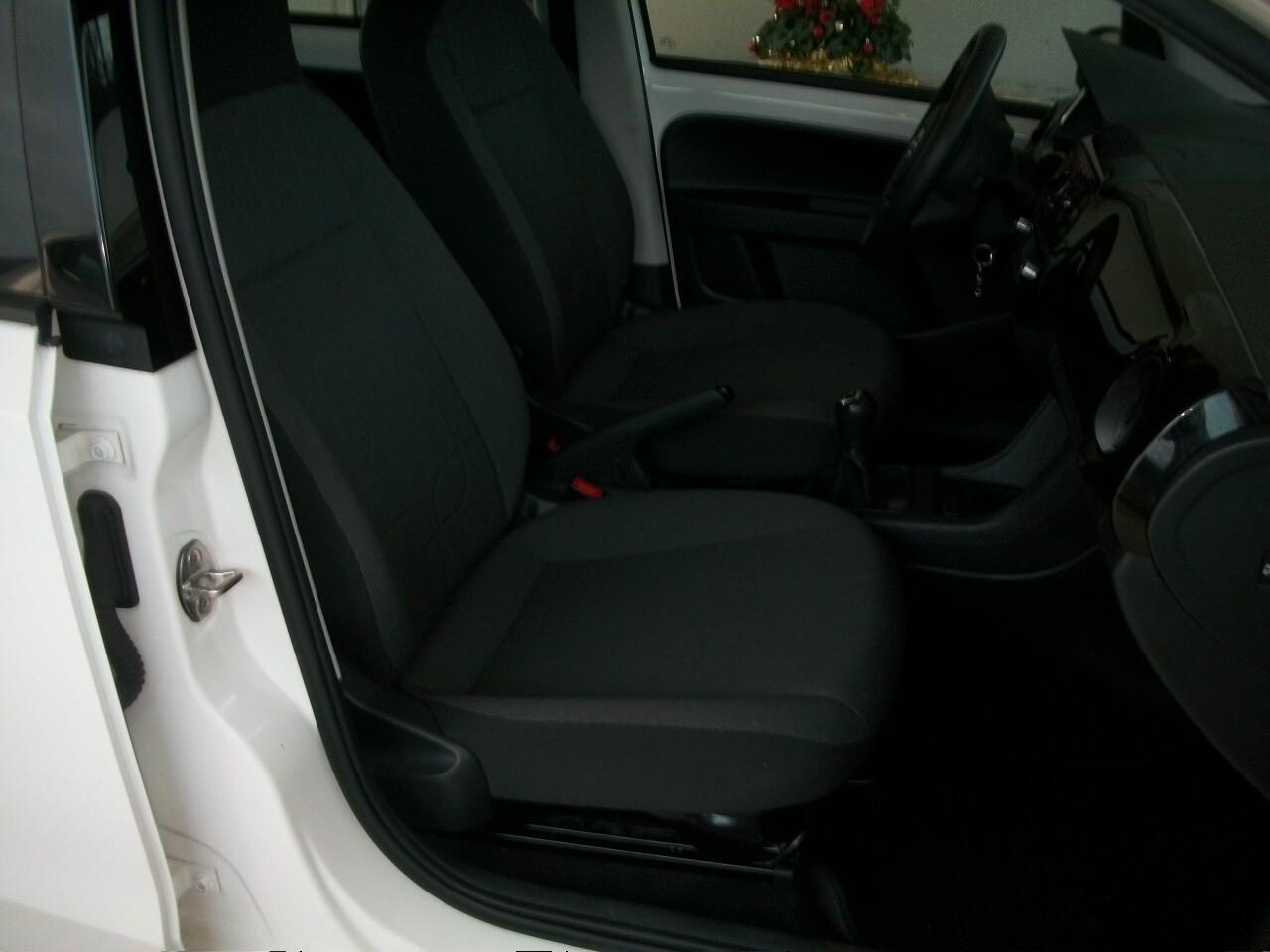 Volkswagen up! 1.0 5p. move ASG CC999 KW 44 HP 60 EURO 05 BENZINA GARANZIA UN ANNO N 08 GOMME E CERCHI E COPRI CERCHI ESTIVE E QUATRO QUATRO STAGIONI 95/100 SI NEOPATENTATI