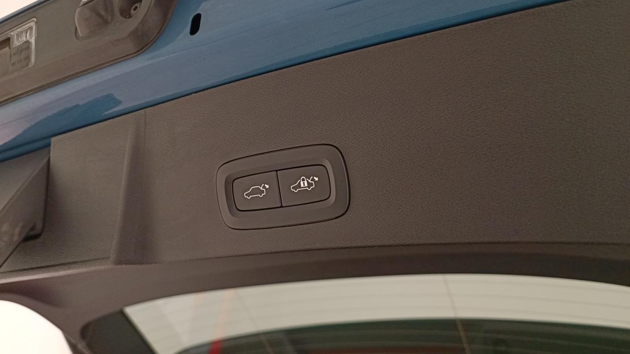 VOLVO XC40 2.0 b3 Core auto