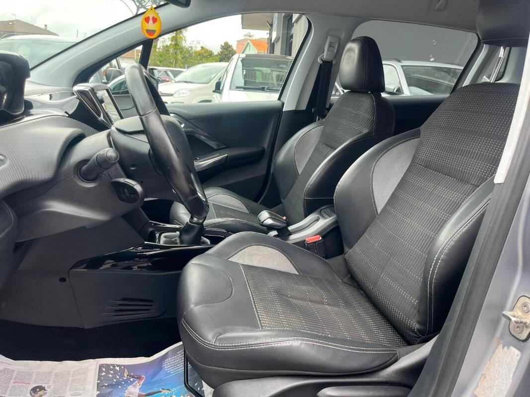 Peugeot 2008 1.6 bluehdi Black Matt 100cv