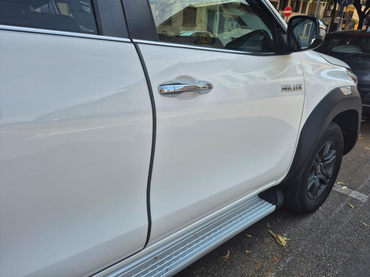 Toyota Hilux 2.4 D-4D 4WD 4 porte Double Cab Lounge