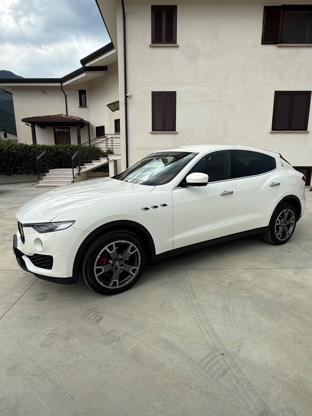 Maserati Levante V6 Diesel 275 CV AWD