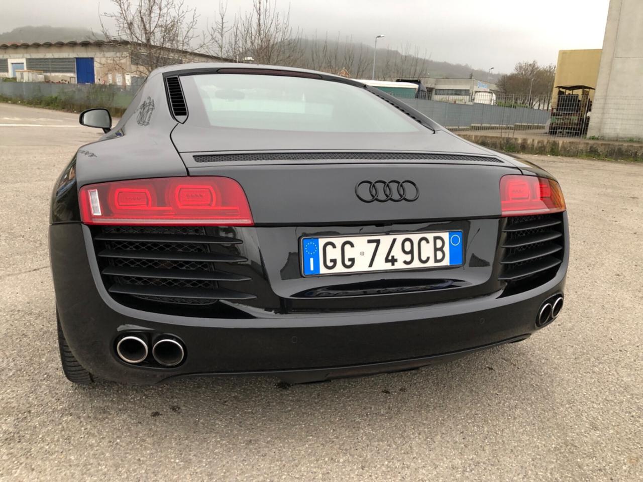 Audi R8 4.2 V8 FSI quattro exclusive manuale