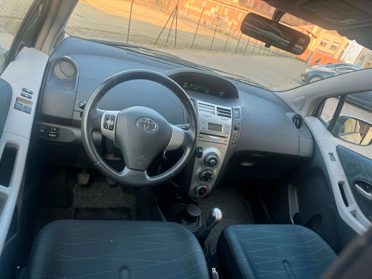 Toyota Yaris 1.3 Benzina 117.000 Km 5 porte