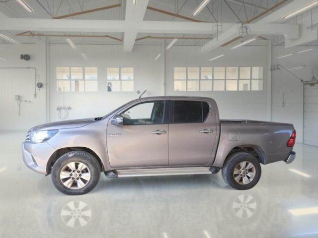 TOYOTA Hilux 2.4 D-4D 4WD 4 porte Double Cab Lounge