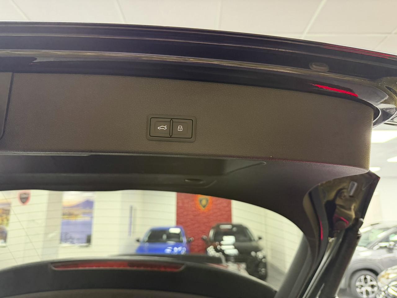 Audi Q2 30 TDI Identity Black S-Line