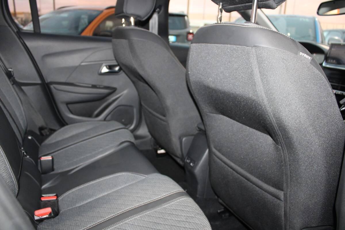 Peugeot 208 1.2 puretech Allure s&s 100cv Con NAVIGATORE