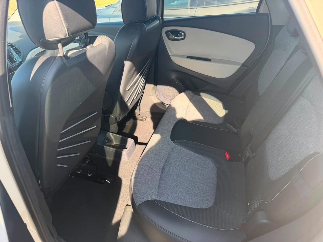 Renault Captur dCi 8V 110 CV Start&Stop Energy Initiale Paris