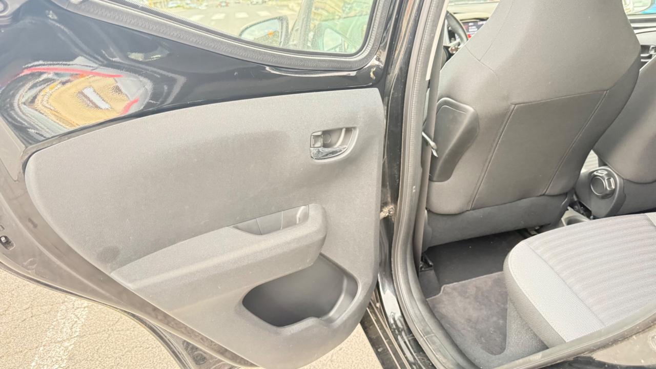 Toyota Aygo Connect 1.0 VVT-i 72 CV 5 porte x-play LED NAVI KAMERA PDC BLUETOOTH CERCHI 16