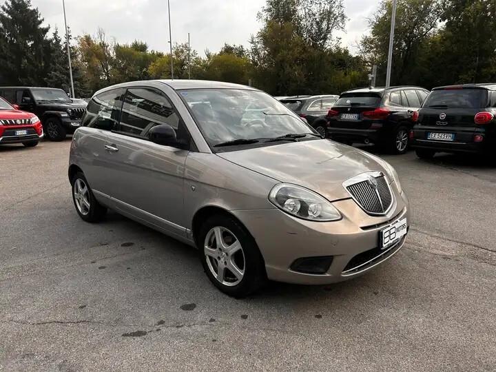 Lancia Ypsilon 1.2 69 CV 5 porte S&S Platinum