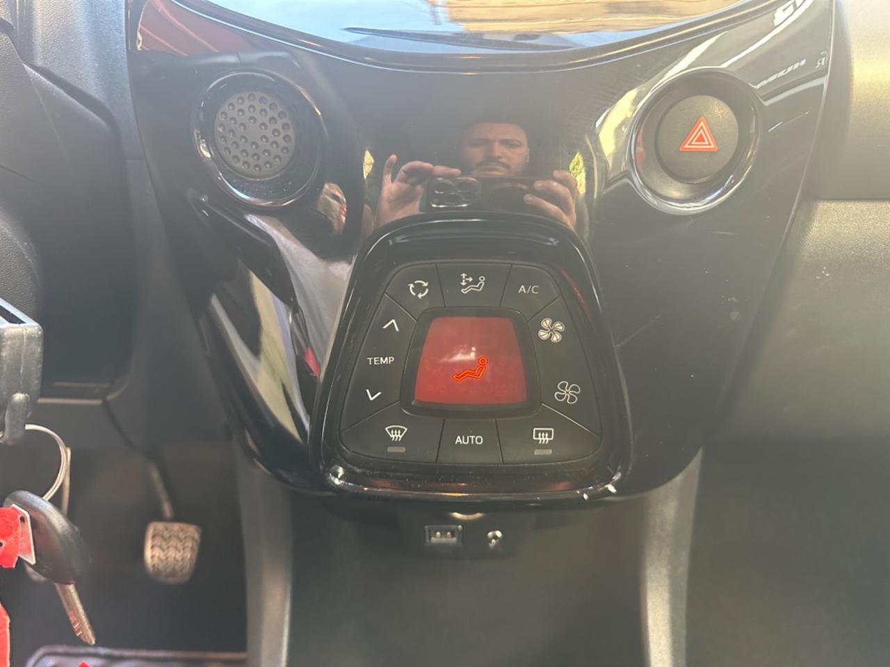 Peugeot 108 VTi 68 3 porte RATE/FINANZIAMENTI