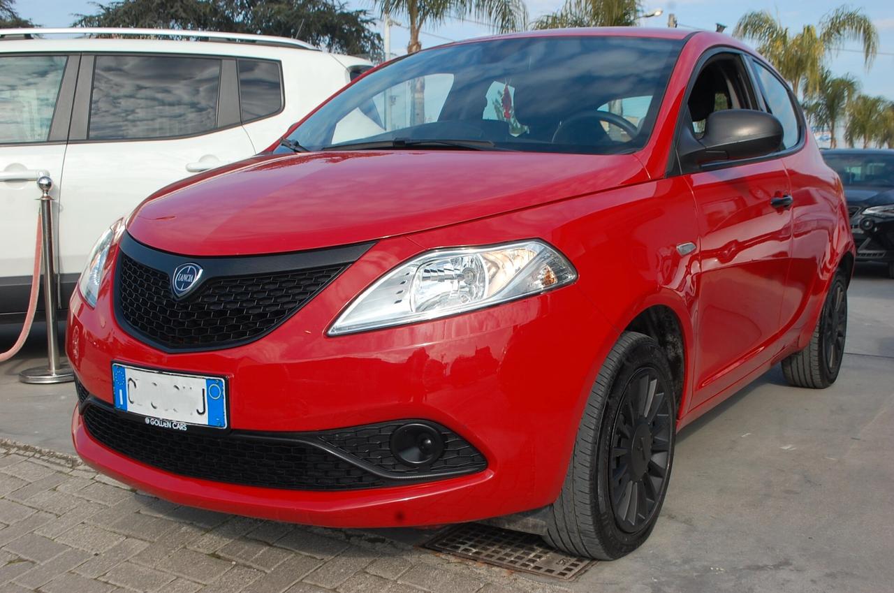 Lancia Ypsilon 1.0 firefly hybrid 70CV Silver S&S Uff Italy USB