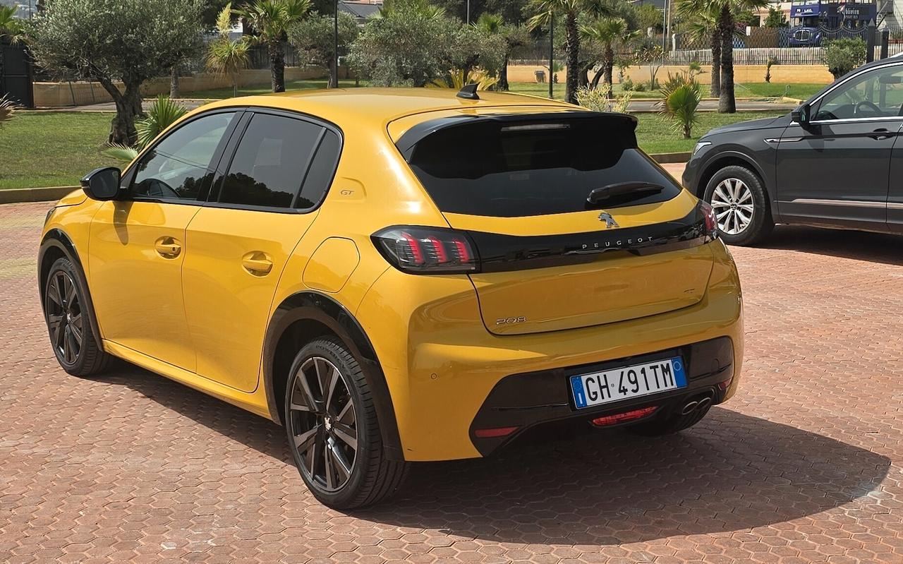 Peugeot 208 PureTech 130 S&S EAT8 5 porte GT – Stile Sportivo e Tecnologia Premium