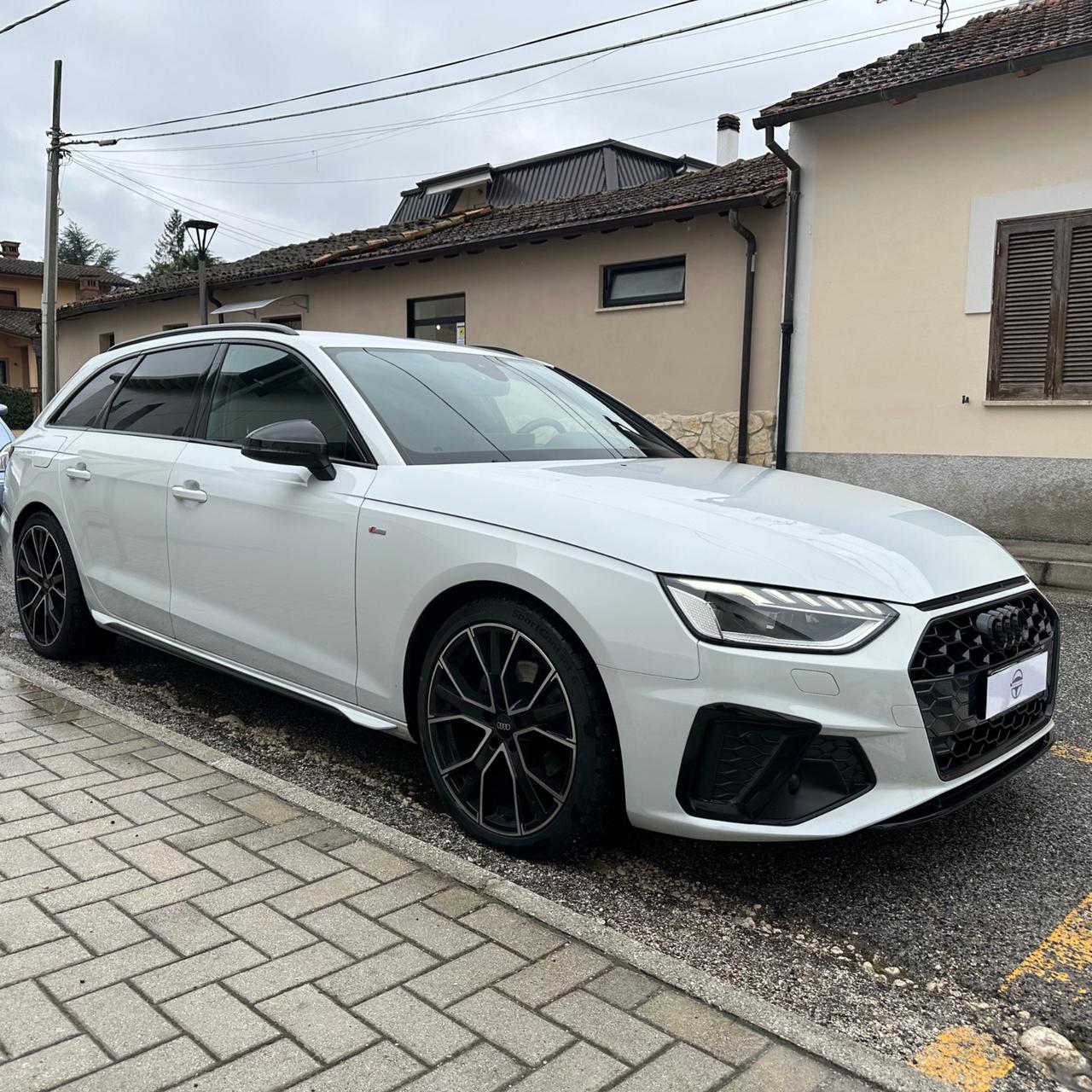 Audi A4 Avant 35 TDI/163 CV S tronic line edition