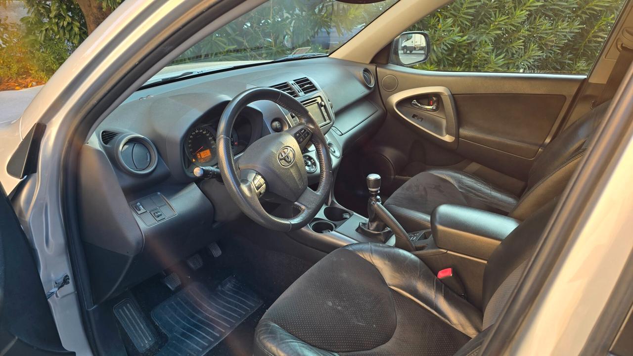 Toyota RAV 4 RAV4 Crossover 2.2 D-4D 150 CV Lounge
