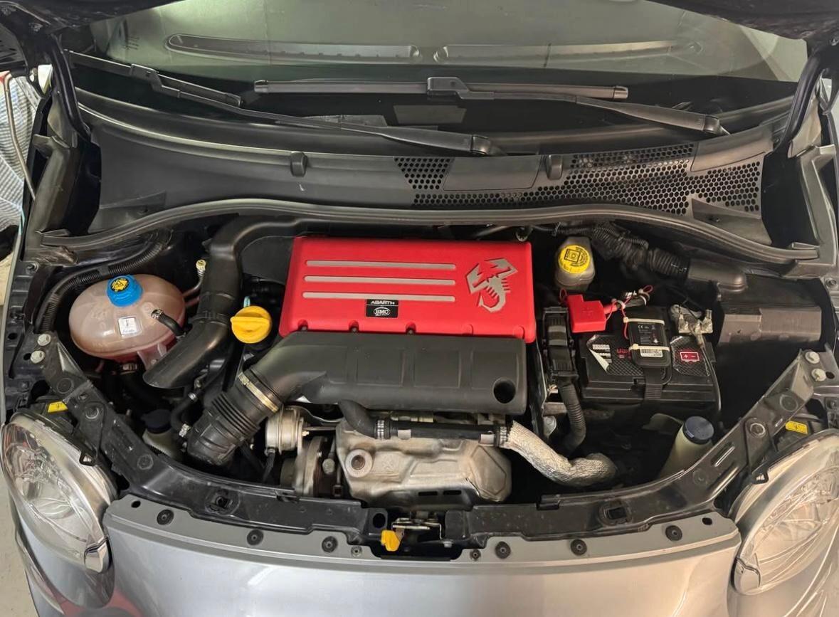 Abarth 695 1.4 Turbo T-Jet Rivale