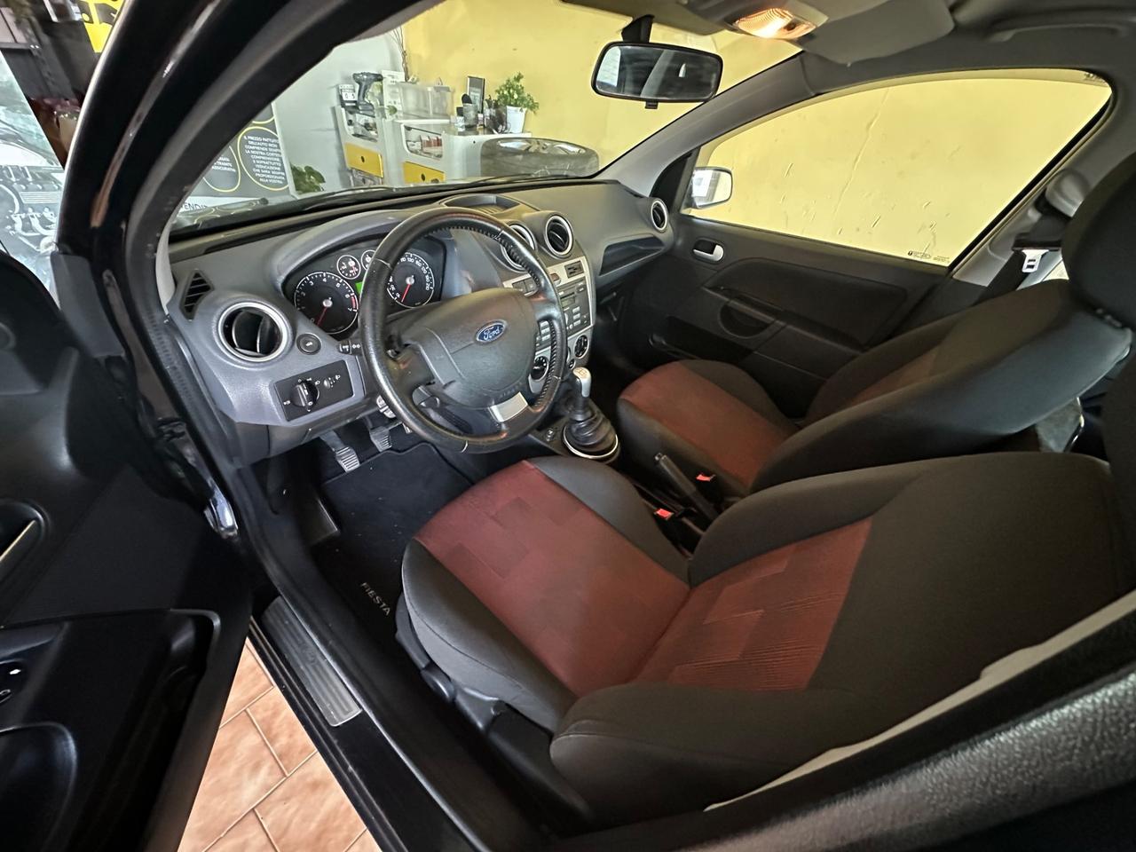 Ford Fiesta 1.2benz. 98.000km