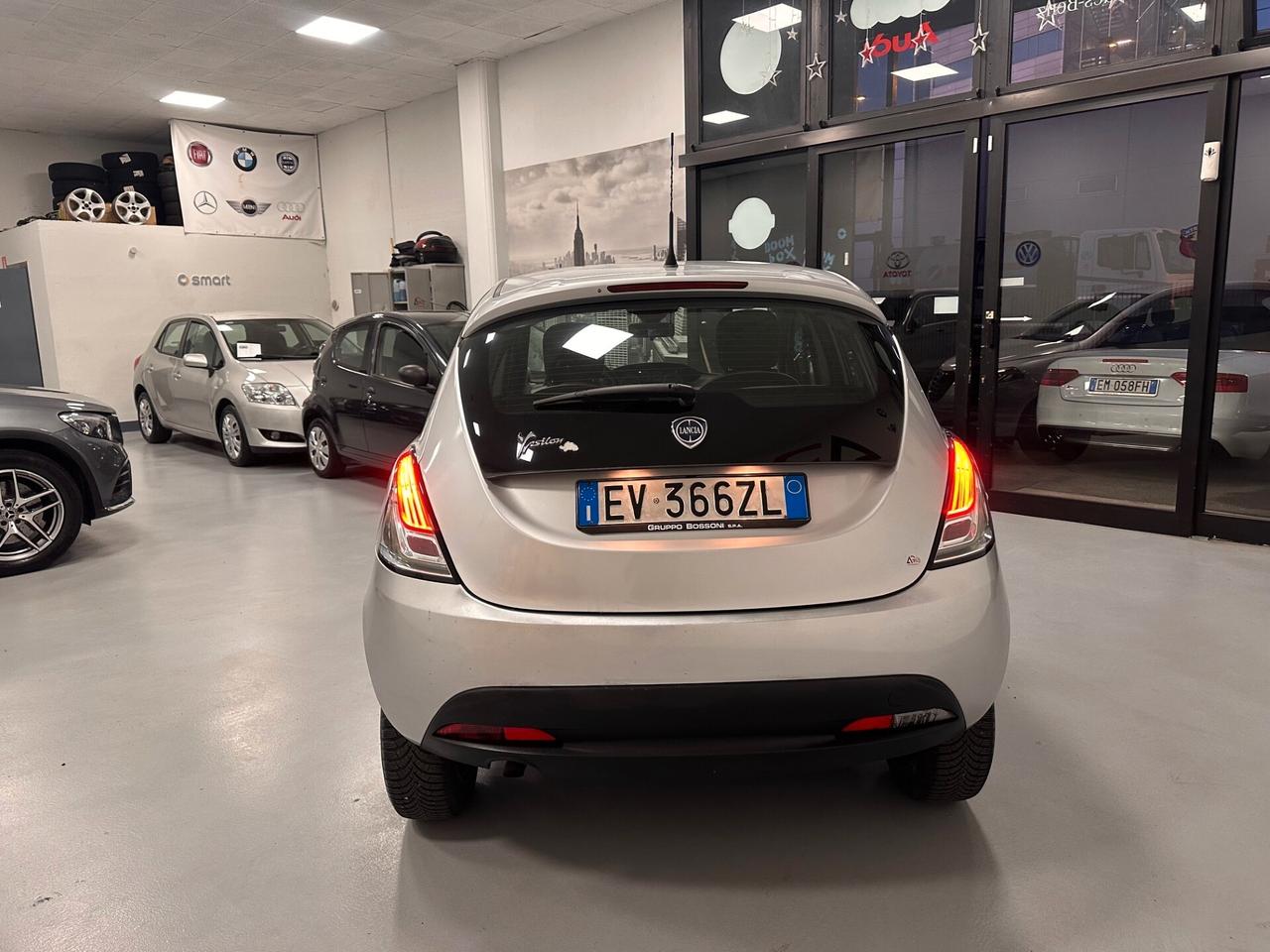 LANCIA YPSILON METANO (78000KM )