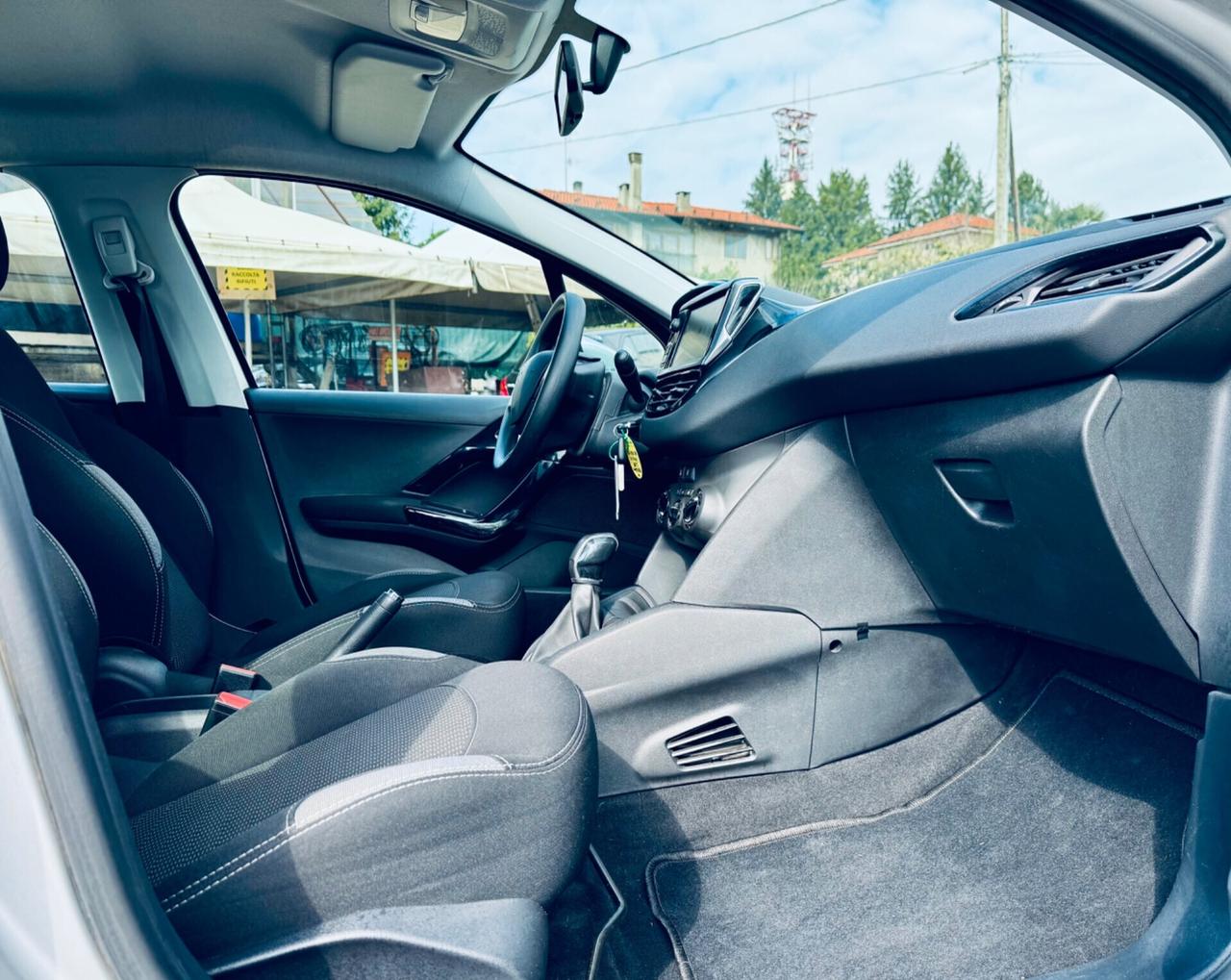 Peugeot 208 PureTech 82 5 porte Allure