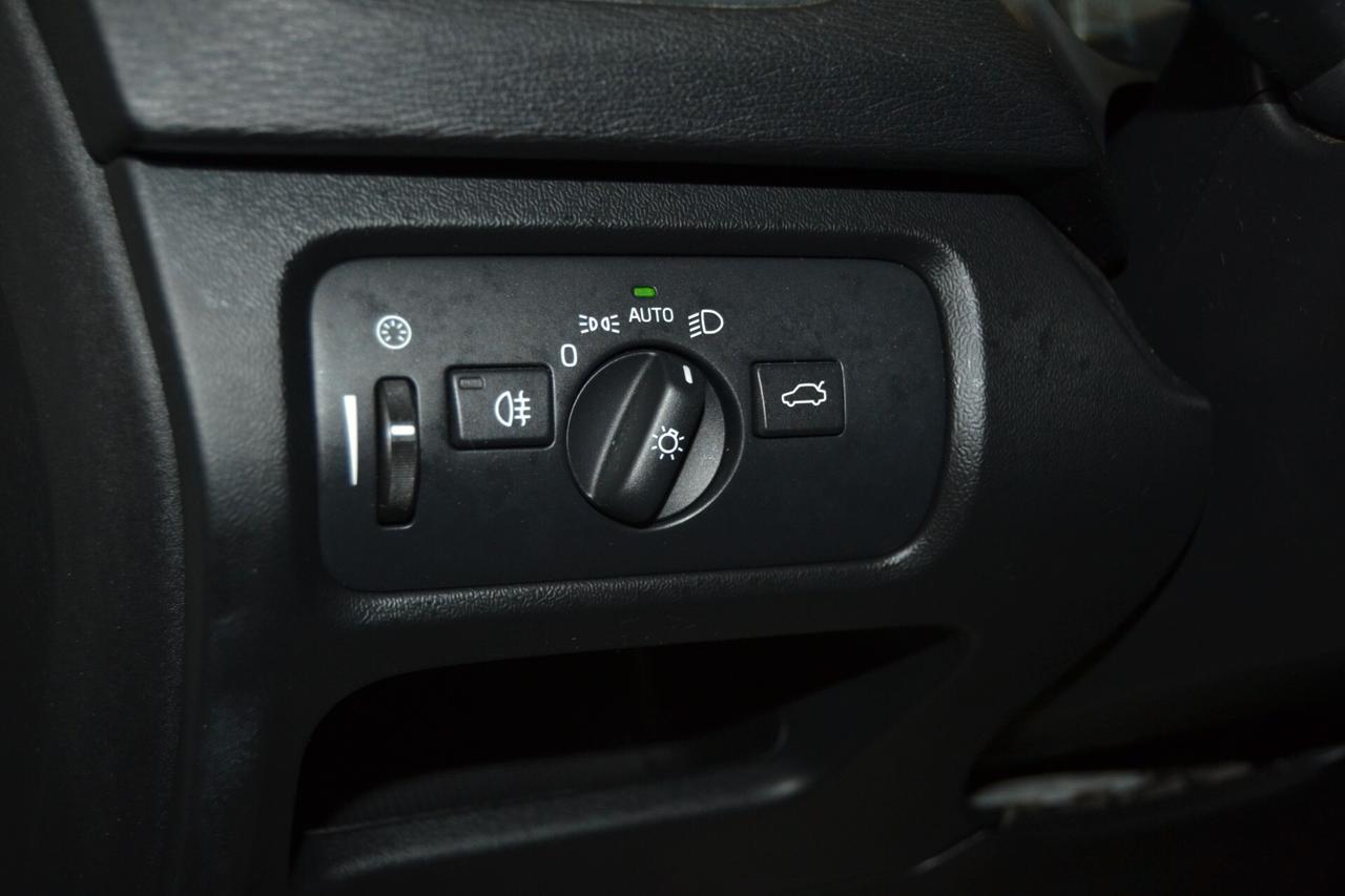 Volvo V40 Cross Country D2 1.6 Powershift Momentum