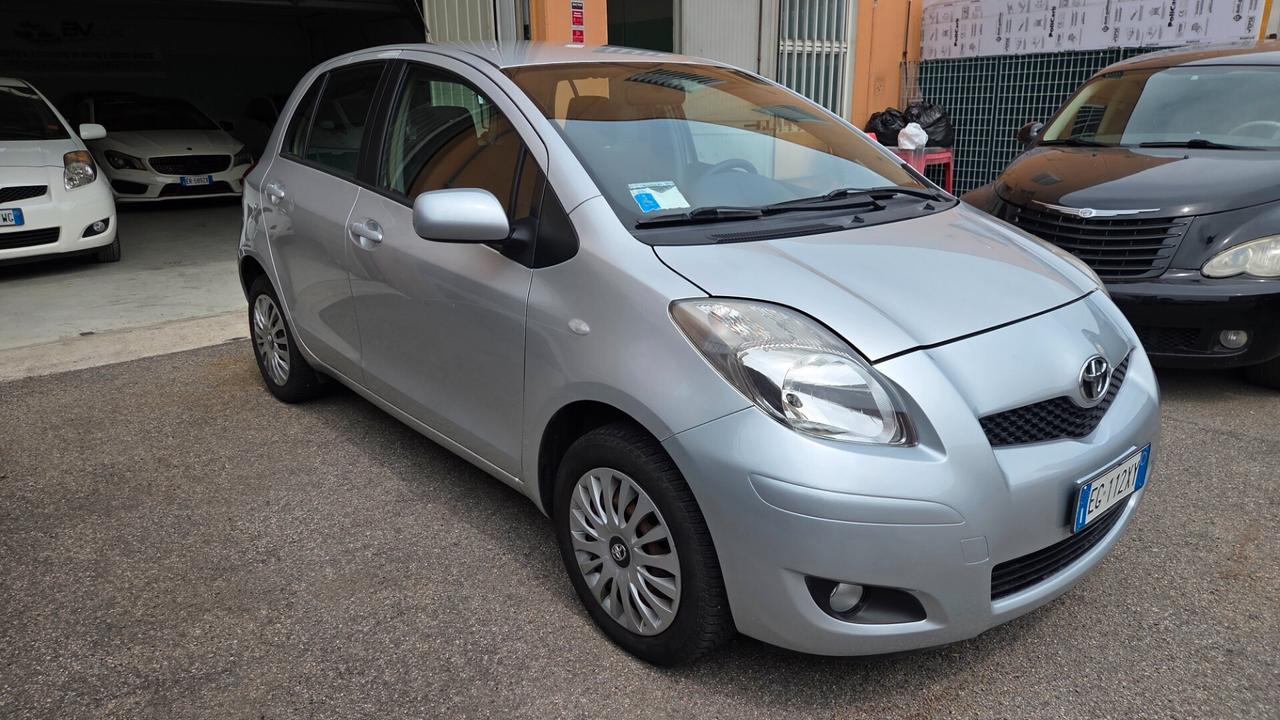 Toyota Yaris 1.0 5 porte Sol unica proprietaria km. 117.000
