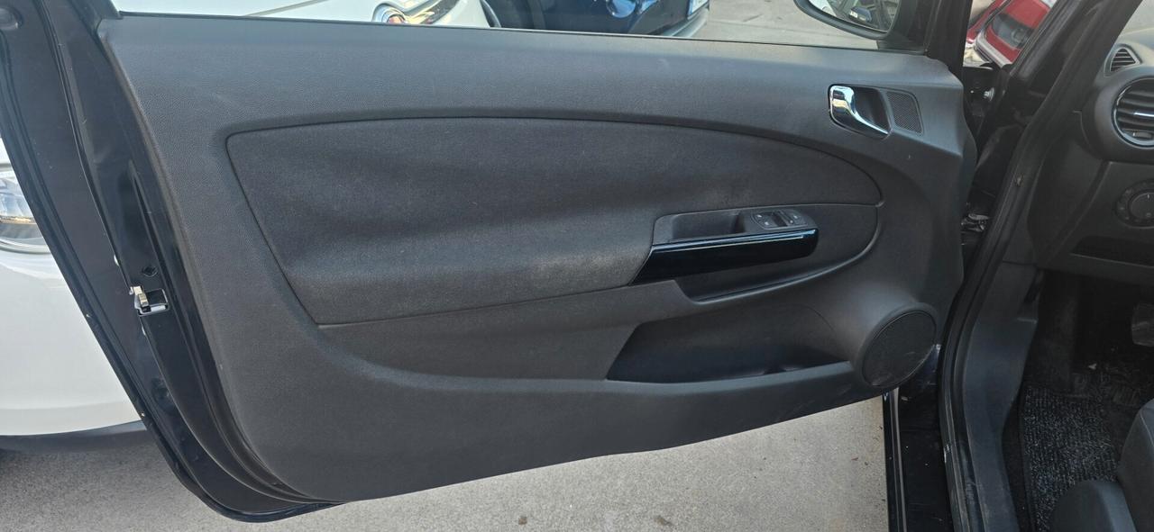 Opel Corsa 1.2 3 porte Sport