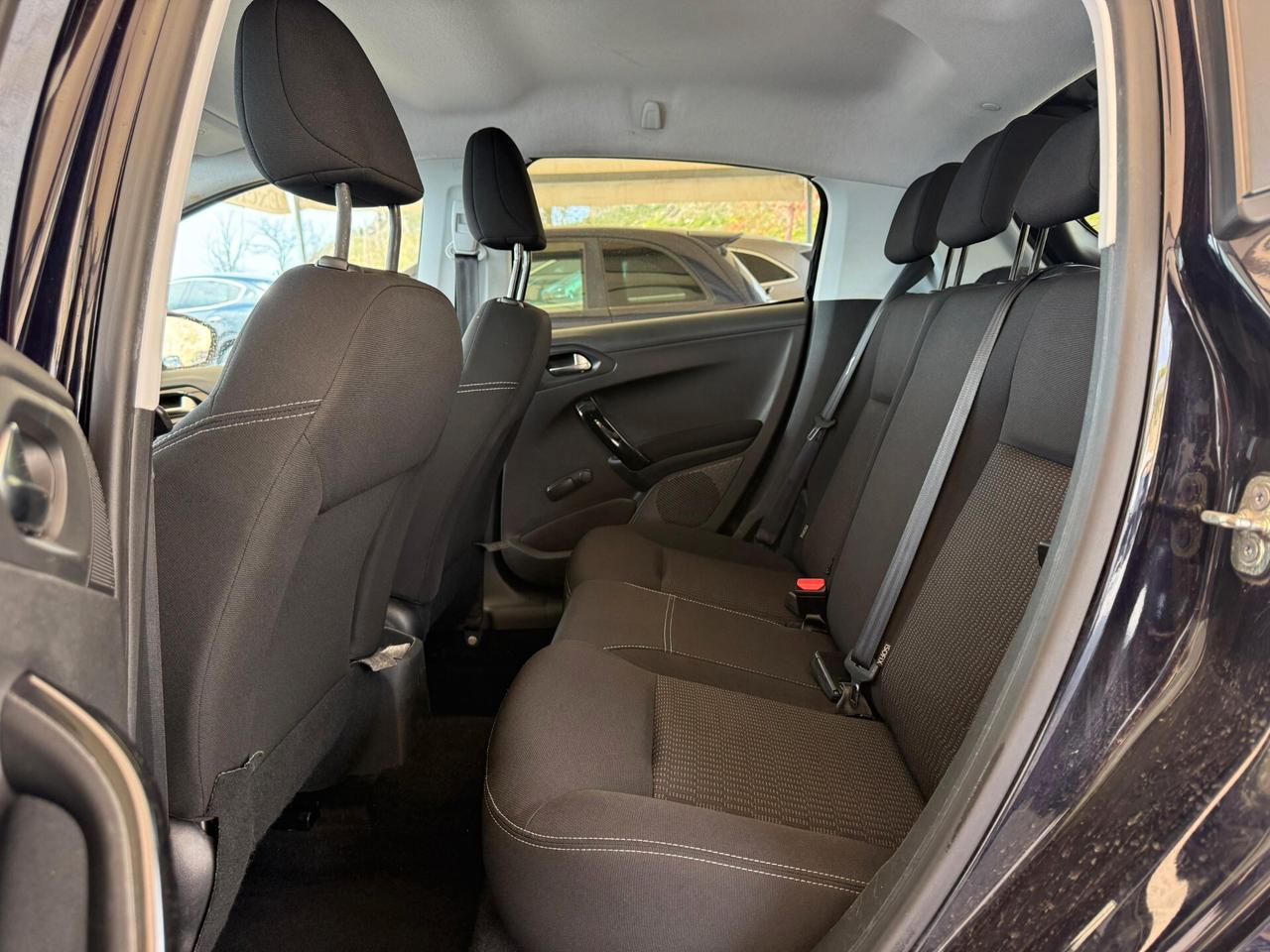 Peugeot 208 1.6 e-HDi 92 CV Stop&Start 5 porte Allure