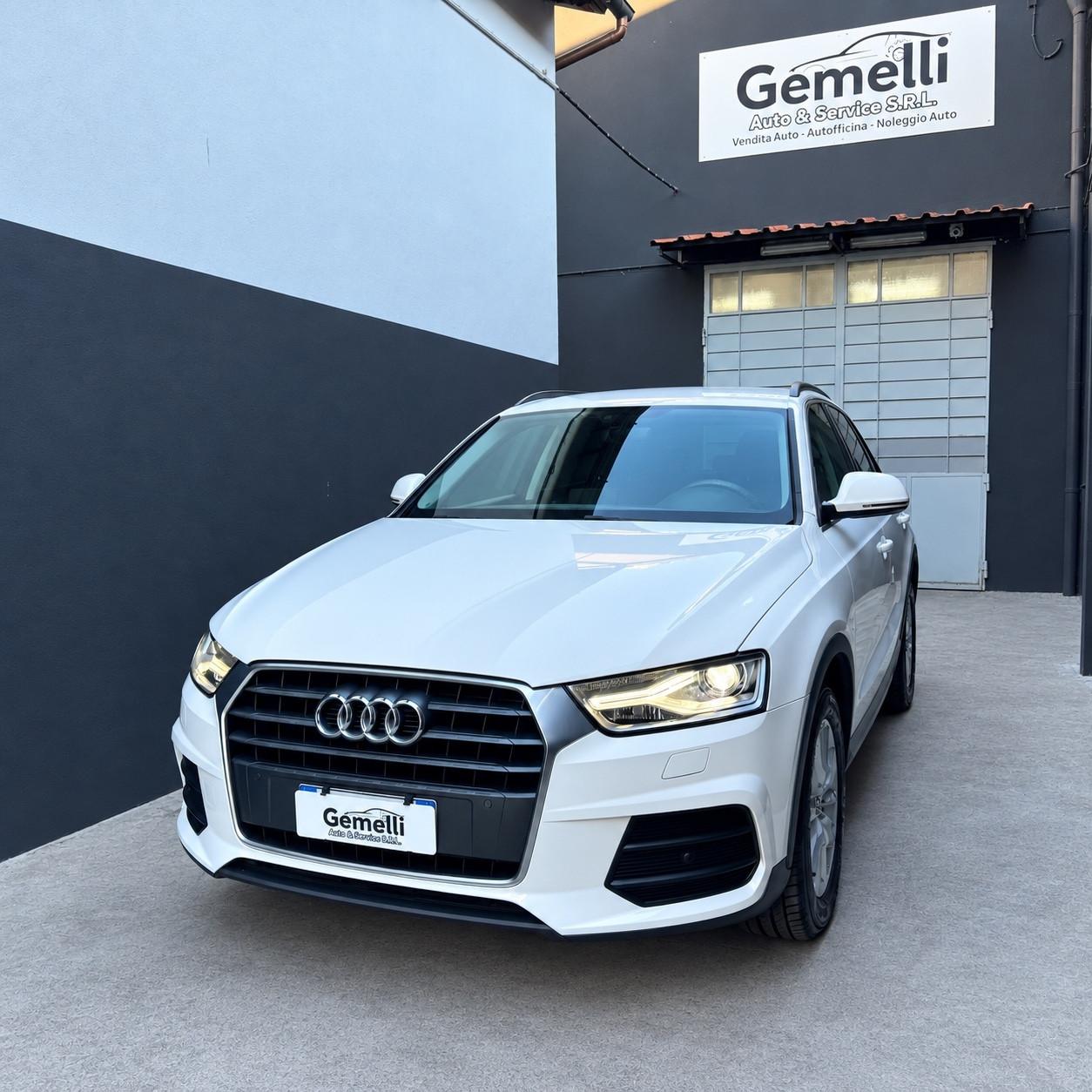 Audi Q3 2.0 TDI 120 CV Business Sport