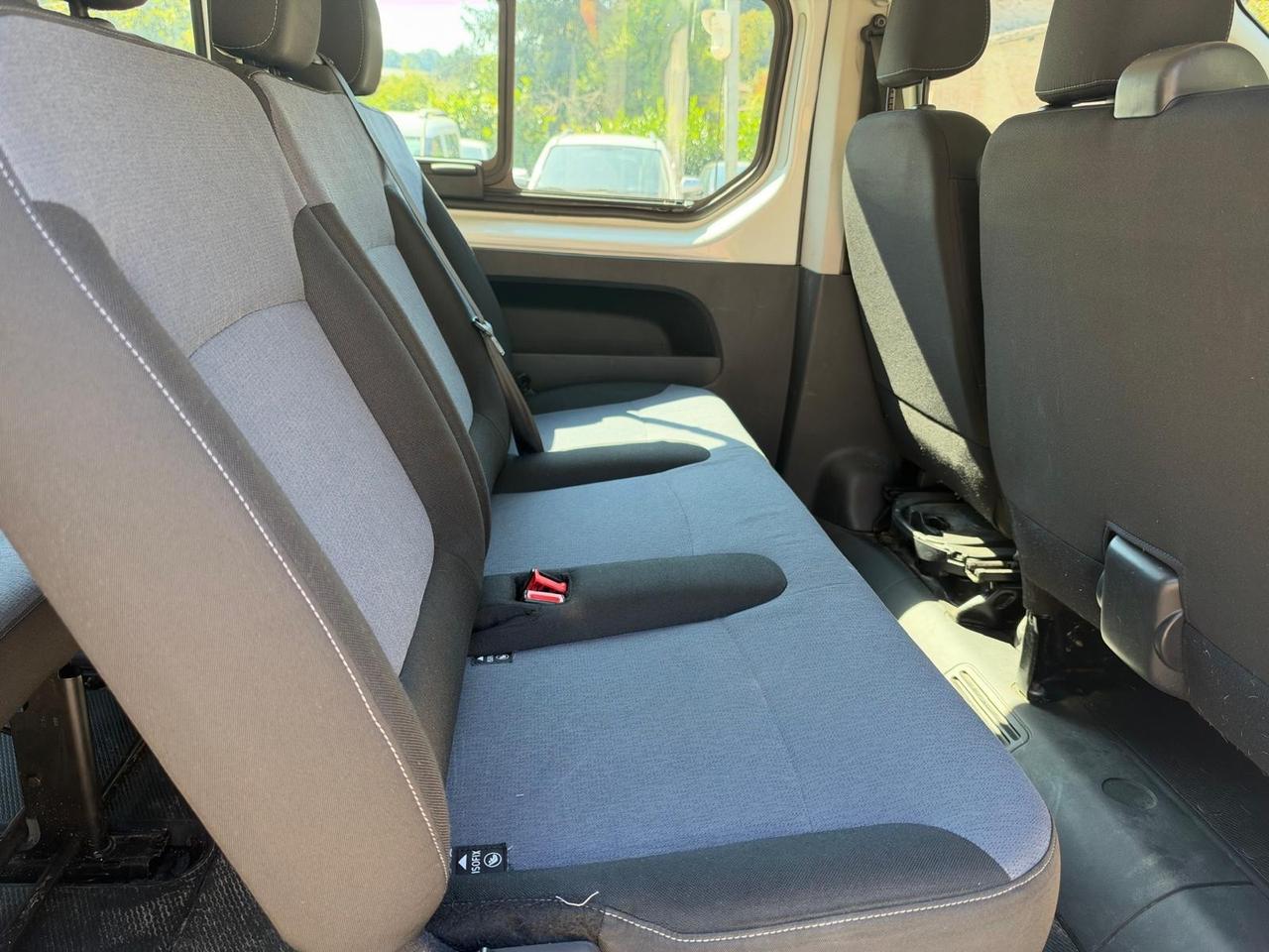 Opel Vivaro 1.6 Diesel // 9 Posti