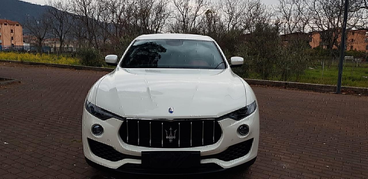 Maserati Levante V6 Diesel 275 Granlusso,pelle rossa,cerchi 21,navi,fari led bixeno,retrocamera,vetri scuri