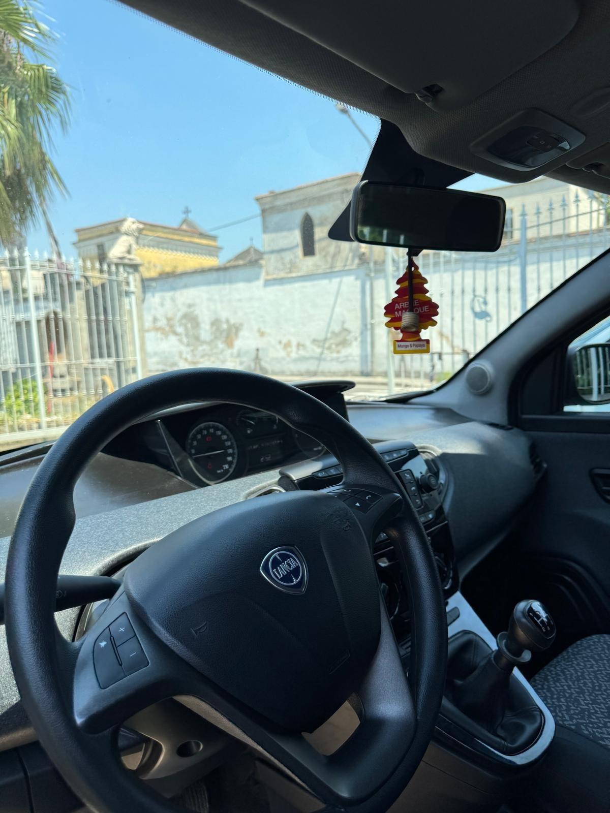 Lancia Ypsilon 1.2 69 CV 5 porte S&S Elefantino Blu