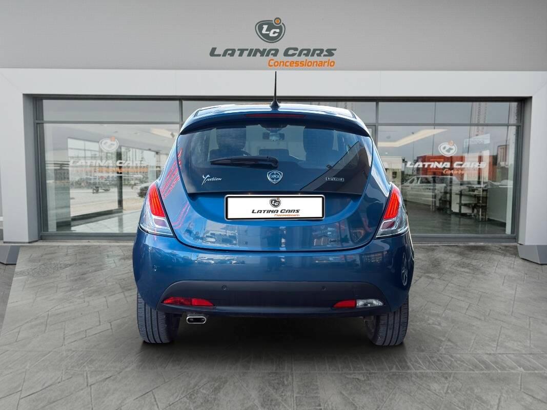 Lancia Ypsilon III 1.0 firefly hybrid Gold s&s 70cv Con CARPLAY