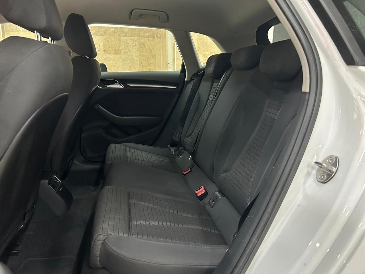 Audi A3 SPB 1.6 TDI clean diesel S tronic Business