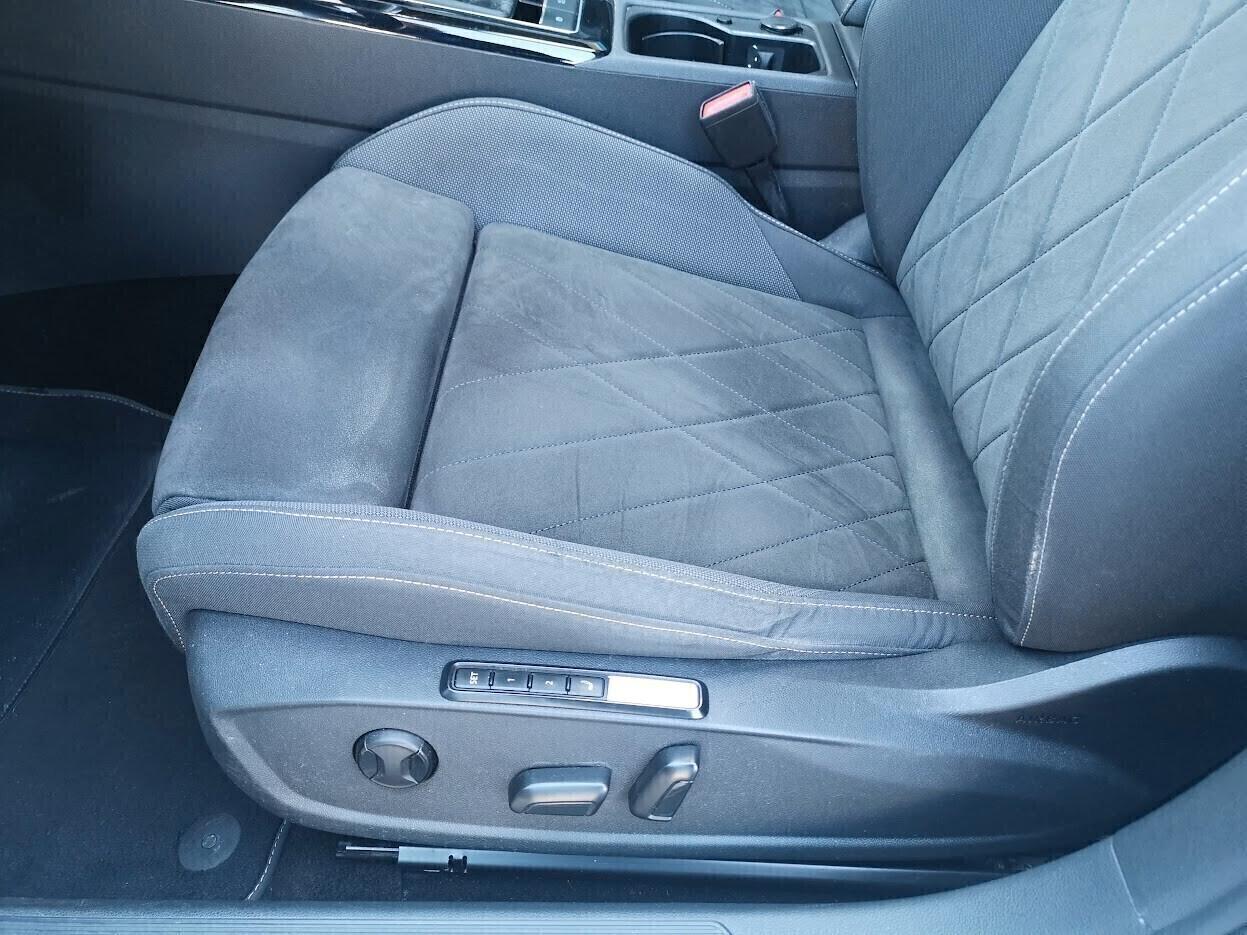 Volkswagen Golf 2.0 TDI SCR Style Tetto apribile