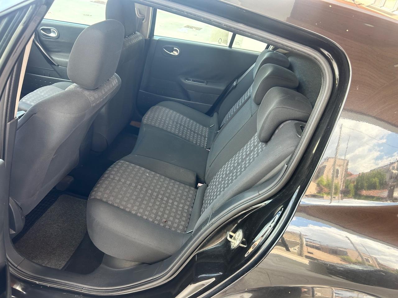 Renault Megane Mégane 1.5 dCi/105CV 4 porte Luxe
