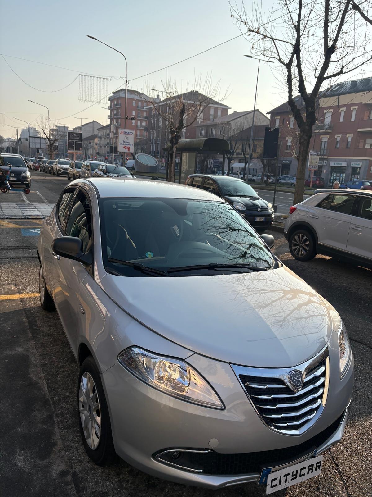 Lancia Ypsilon 0.9 TwinAir 85 CV GAS Ecochic Gold