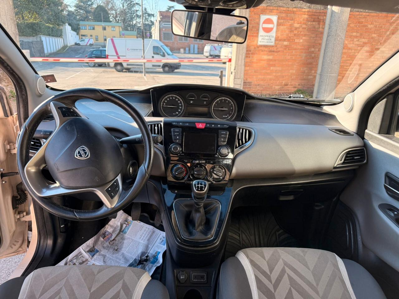 Lancia Ypsilon 1.2 69 CV 5 porte GPL Ecochic Gold