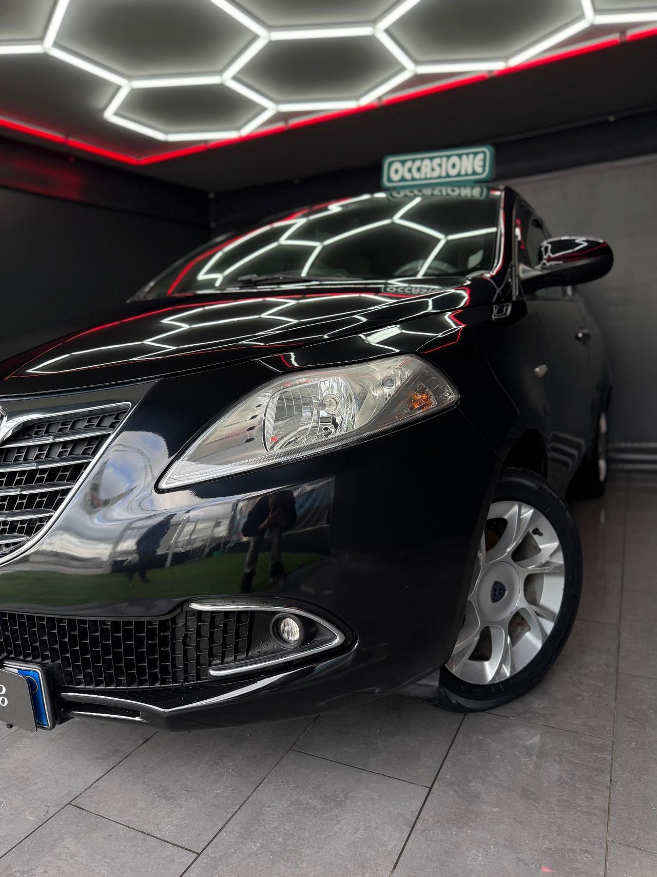 Lancia Ypsilon 1.2 69 CV Platinum 11/2014
