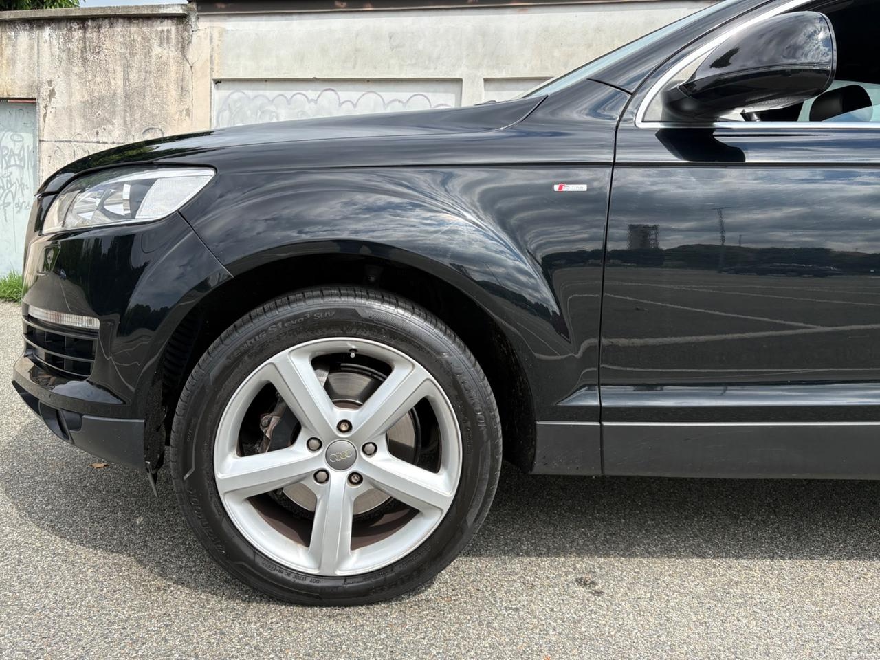 Audi Q73.0V6 TDI 233CV quattro F1 Sline 7posti