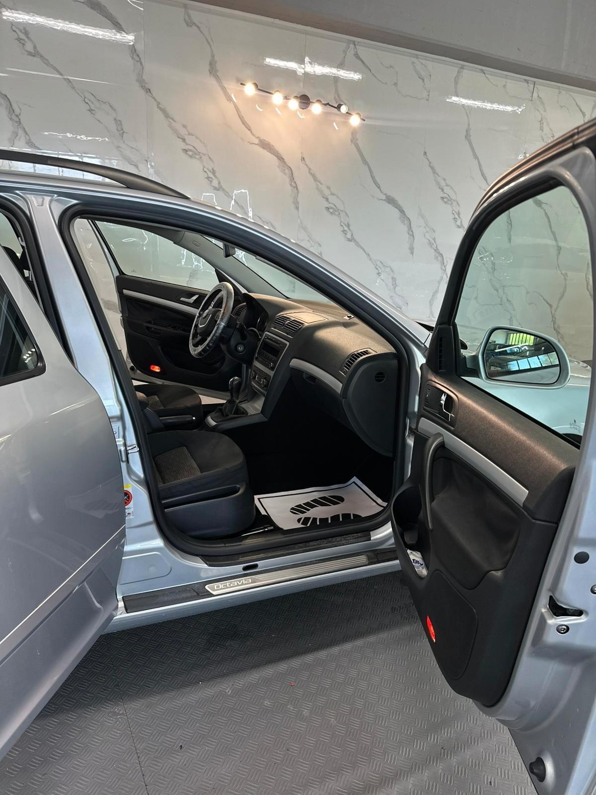 Skoda Octavia 1.6 TDI CR F.AP. Elegance