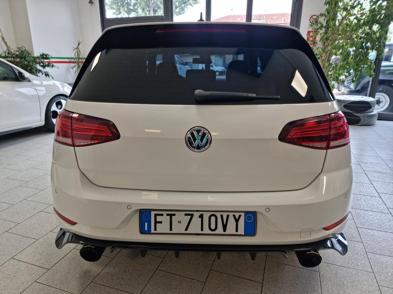 Volkswagen Golf 1.6 TDI 115CV R LINE