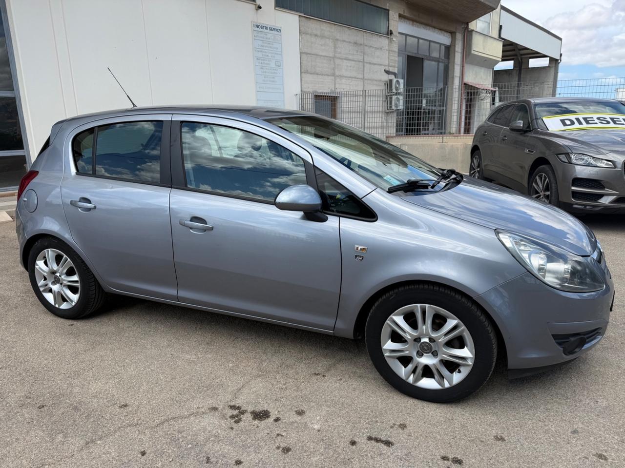 Opel Corsa 1.2 80CV 5 porte GPL-TECH Edition