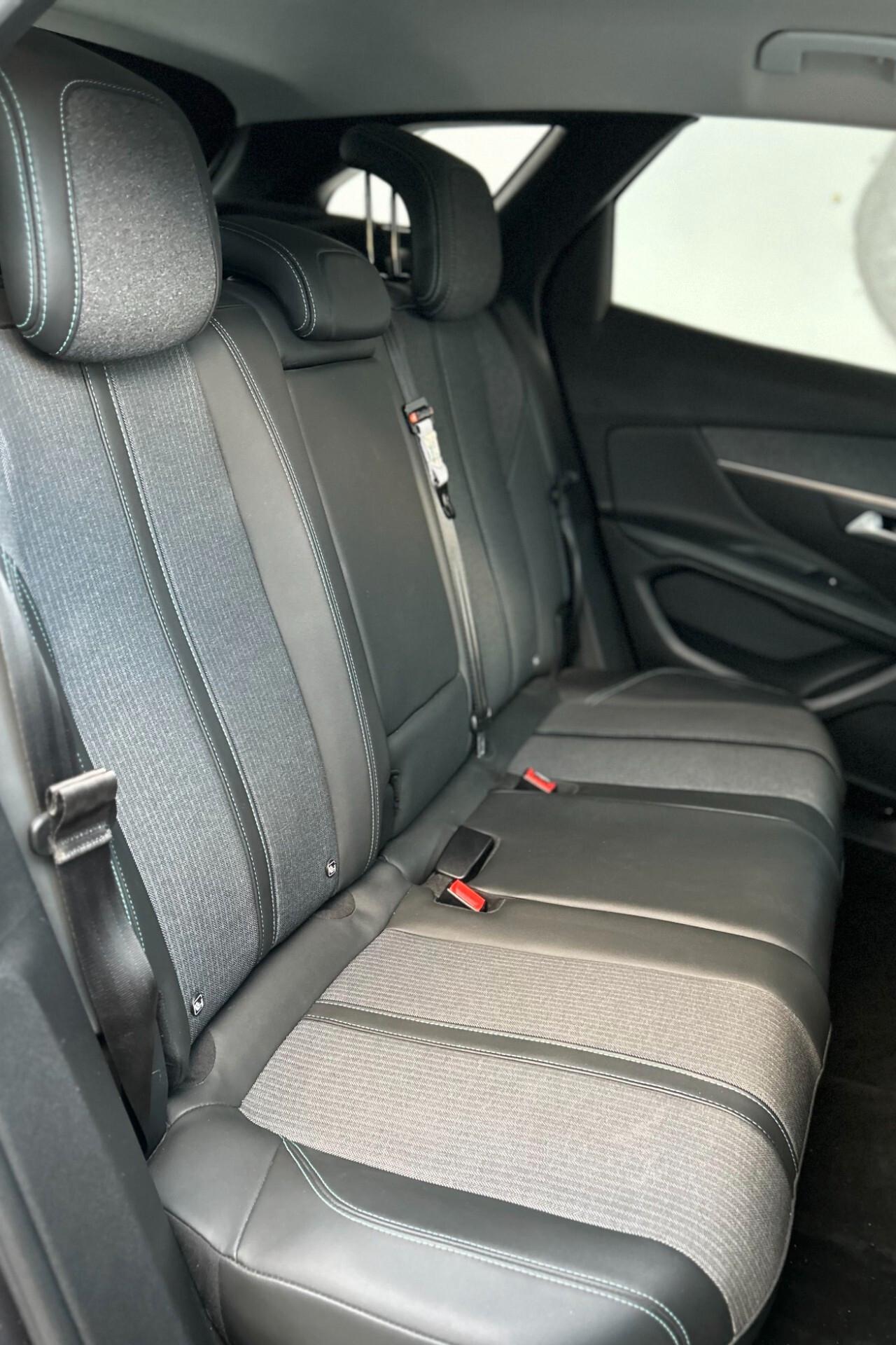 Peugeot 3008 BlueHDi 130 S&S EAT8 Allure