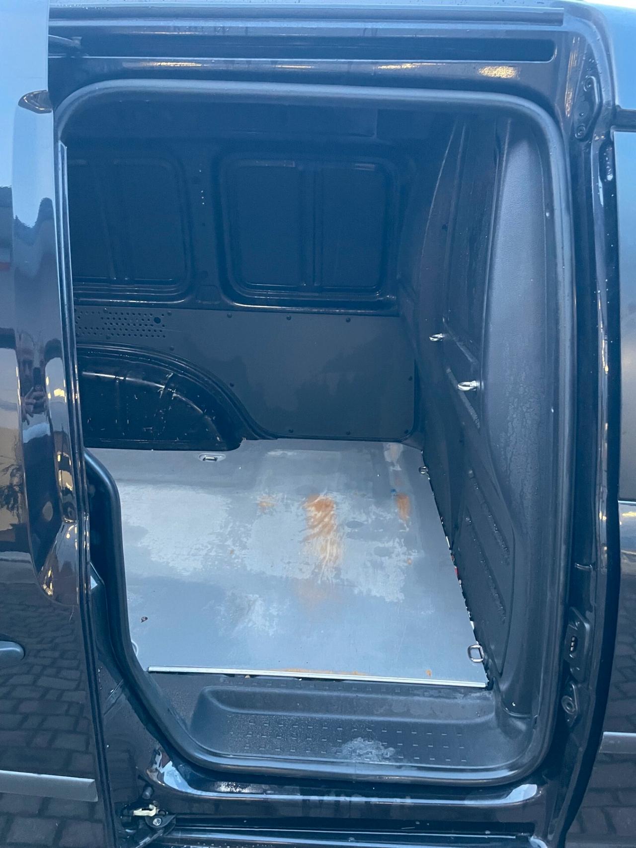 Volkswagen Caddy 2.0 TDI 102 CV DSG Comfortline