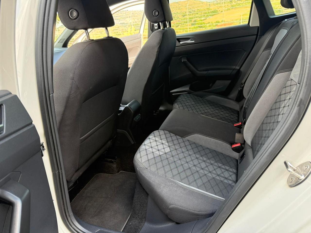 Volkswagen Taigo 1.0 TSI 110 CV DSG R-Line