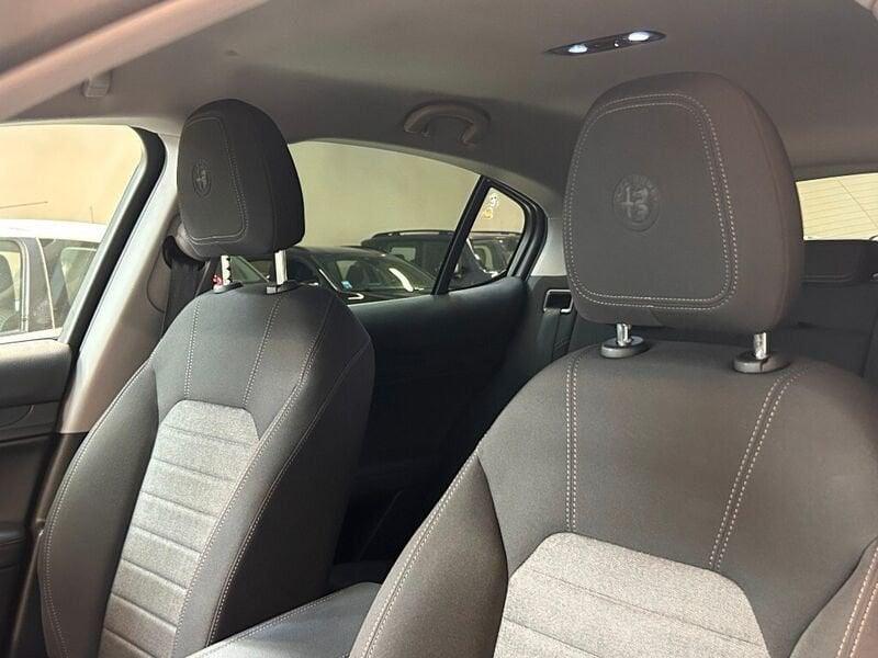 Alfa Romeo Stelvio 2.2 Turbodiesel 160 CV AT8 RWD Sport-Tech