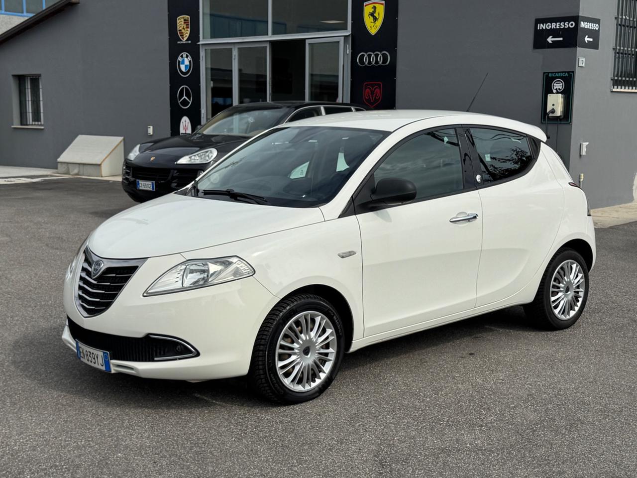 Ypsilon 1.2 69 CV 5 porte GPL Ecochic Silver