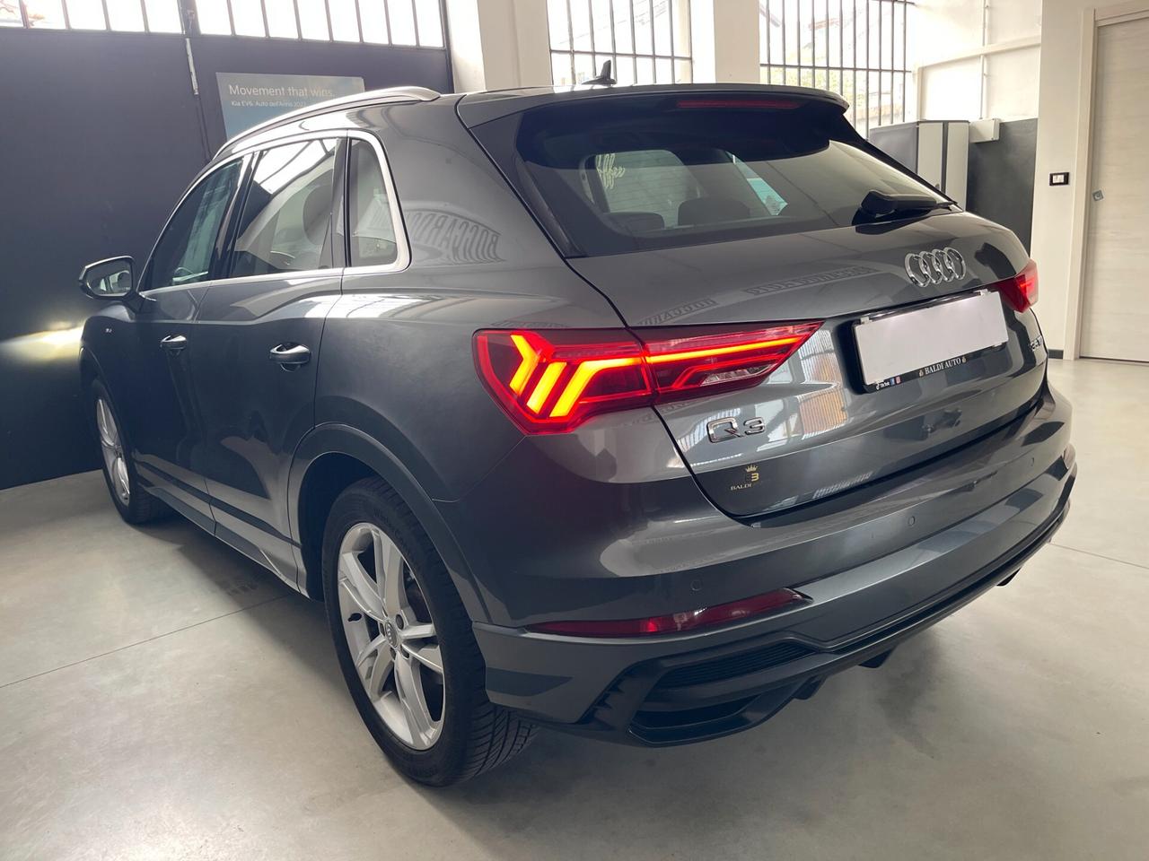 Audi Q3 2.0 TDI 150 CV S tronic line Edition