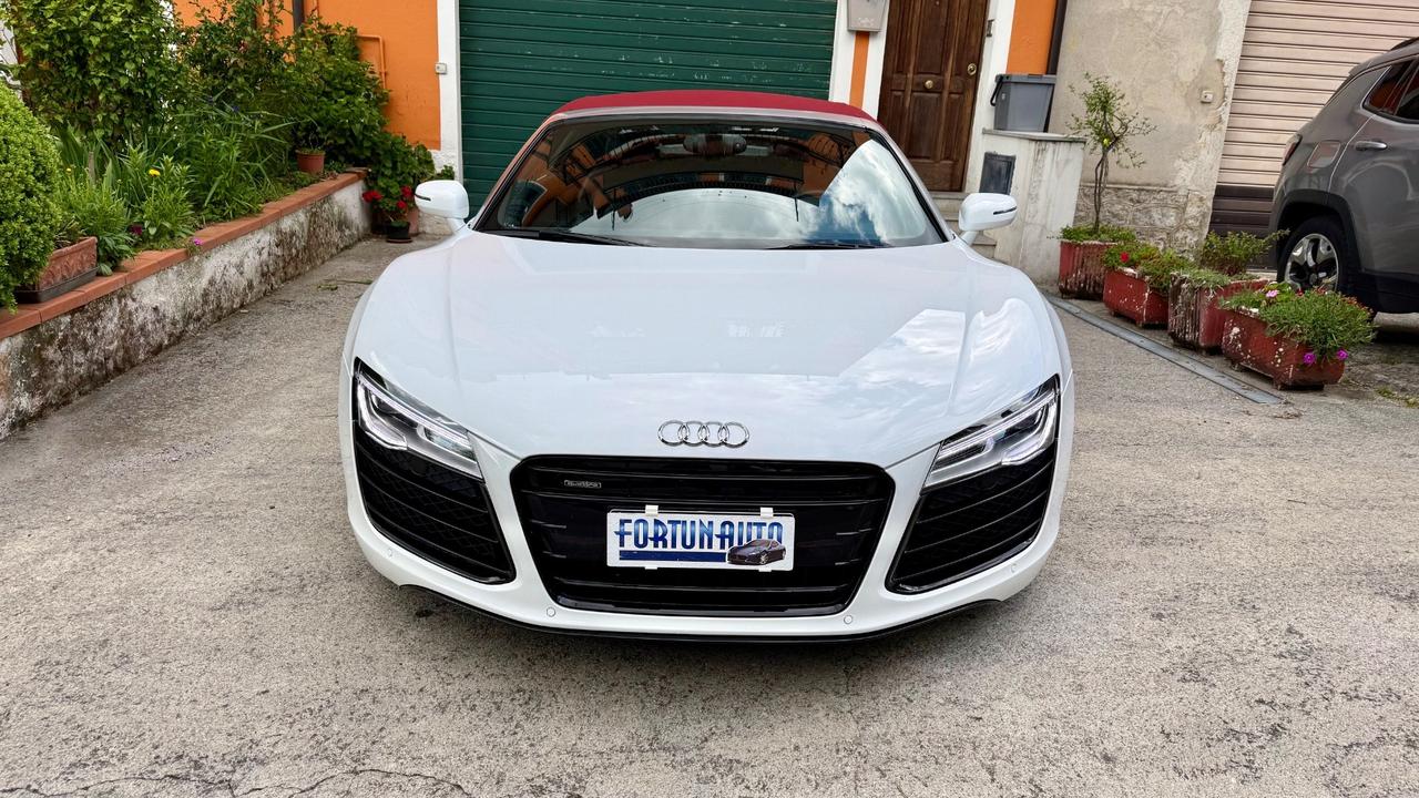 Audi R8 Spyder 5.2 V10 FSI quattro R tronic